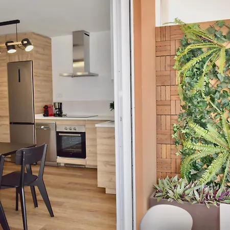 Barista Homes דירה